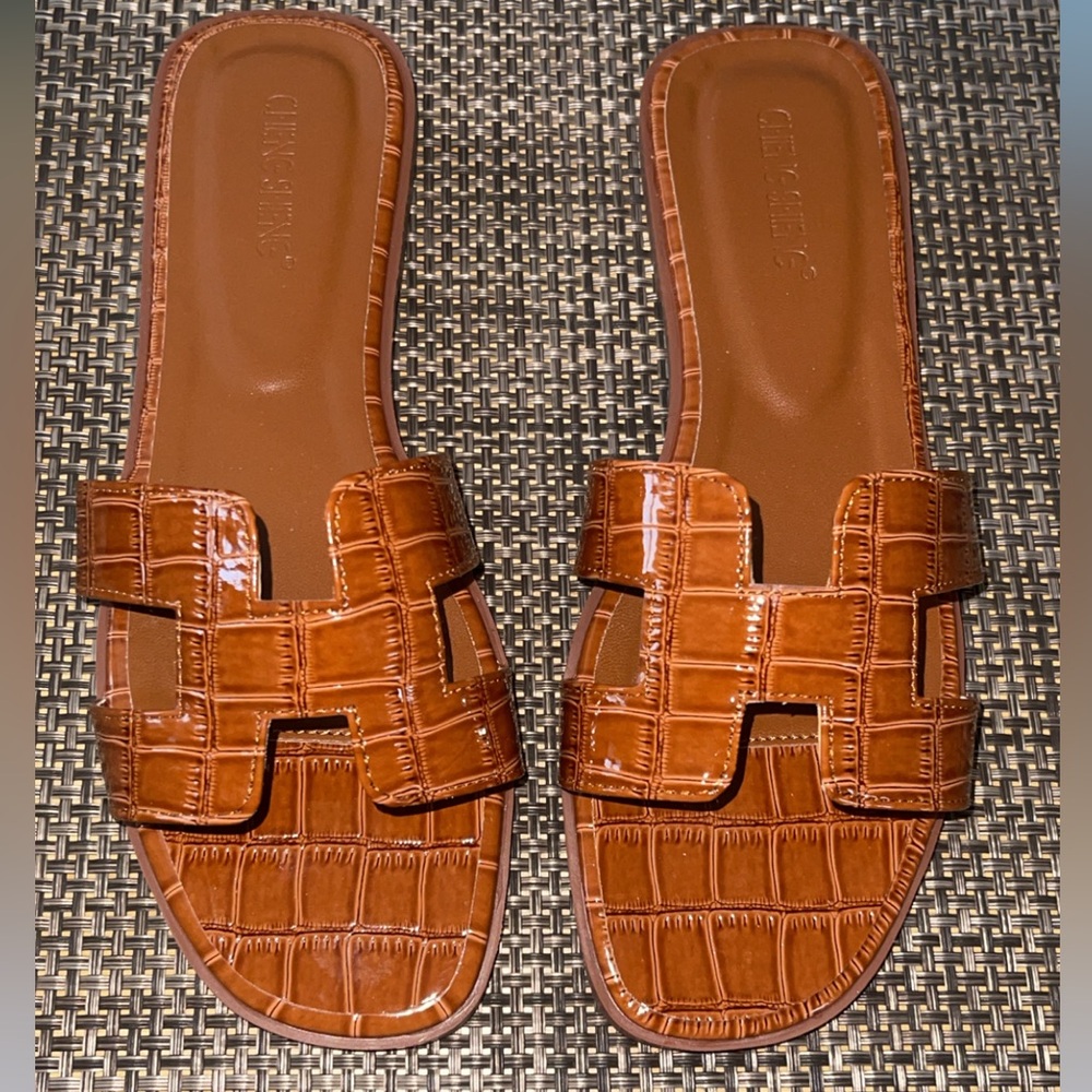 NEW H Cheng Sheng Woman's Slide-On Sandals Brown crocodile. Hermes Vibe 9 / 8.5